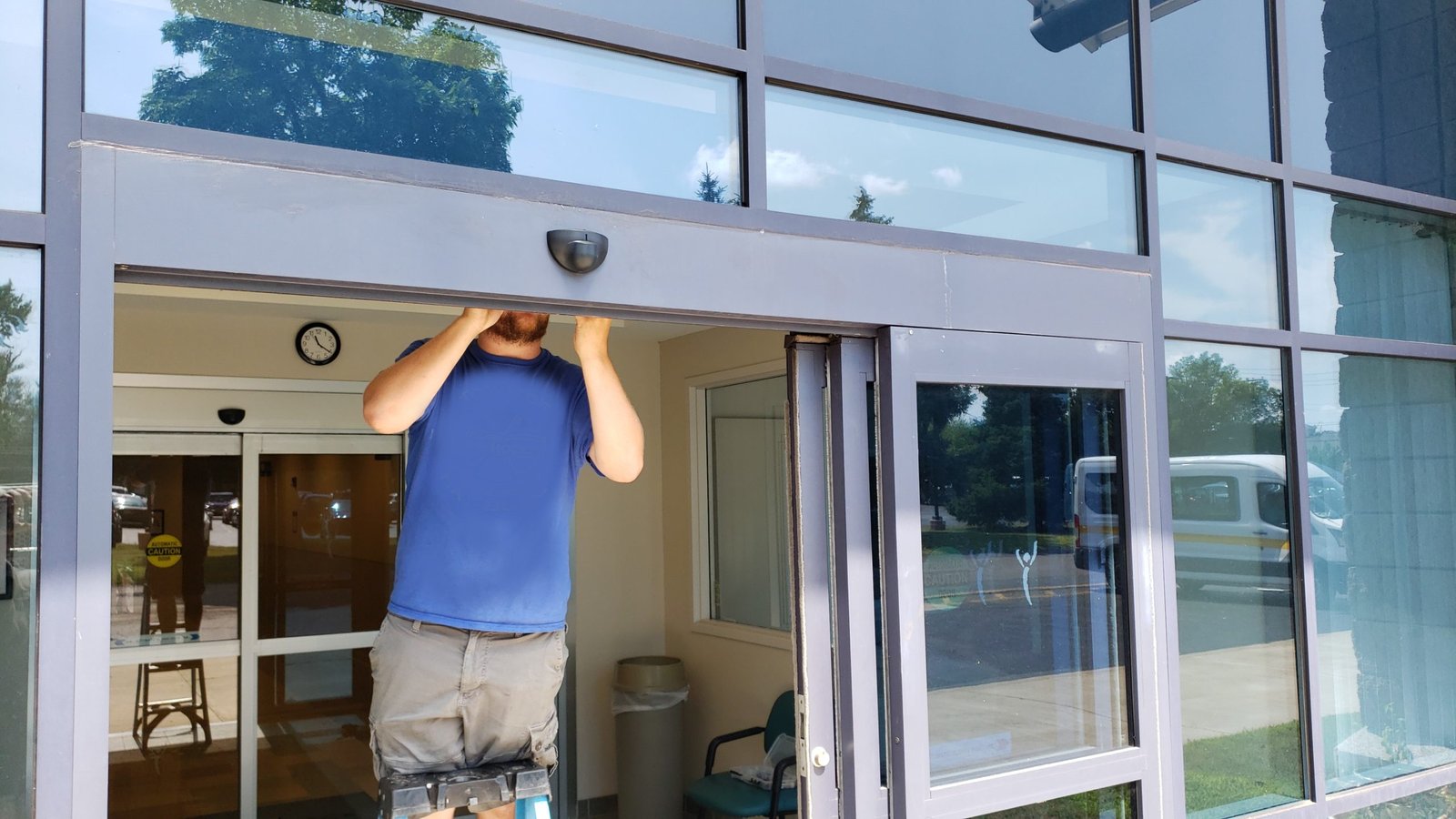 Sliding-Door-Installation-and-Repair